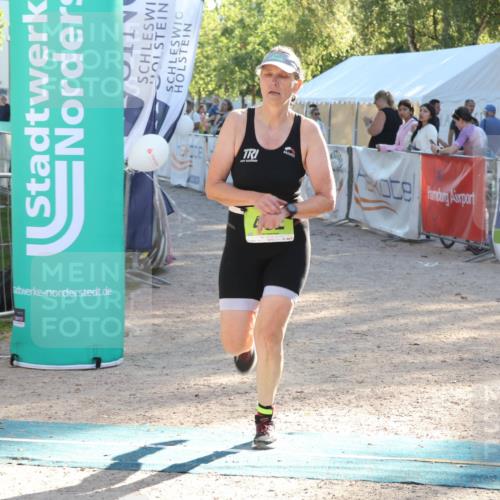 07.09.2025 - 19. Norderstedt Triathlon Luisa Fischer http://msf.ph/oto/8734120 07.09.2025 16:28:45 Ziel 462 meine-sportfotos.de