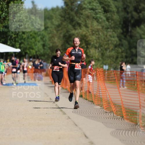 07.09.2025 - 19. Norderstedt Triathlon Michael Strokosch http://msf.ph/oto/8734125 07.09.2025 12:16:33 Laufen 736, 823 meine-sportfotos.de