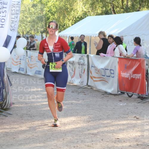 07.09.2025 - 19. Norderstedt Triathlon Luisa Fischer http://msf.ph/oto/8734132 07.09.2025 16:29:06 Ziel 1498 meine-sportfotos.de