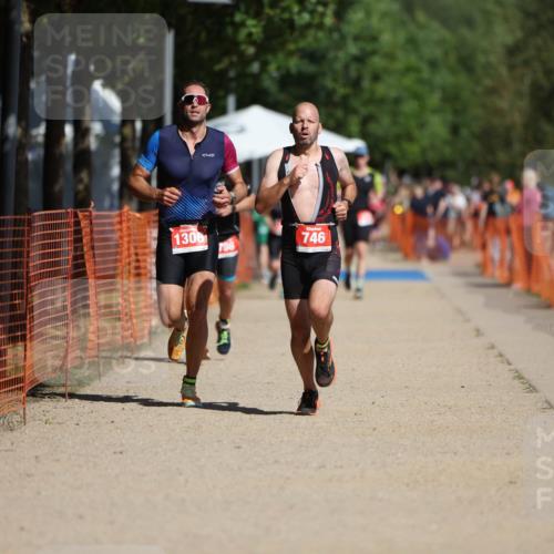 07.09.2025 - 19. Norderstedt Triathlon Michael Strokosch http://msf.ph/oto/8734153 07.09.2025 12:16:48 Laufen 746, 796, 1306 meine-sportfotos.de