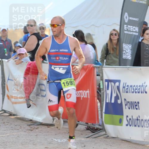 07.09.2025 - 19. Norderstedt Triathlon Luisa Fischer http://msf.ph/oto/8734189 07.09.2025 16:29:52 Ziel 496, 544, 1593 meine-sportfotos.de