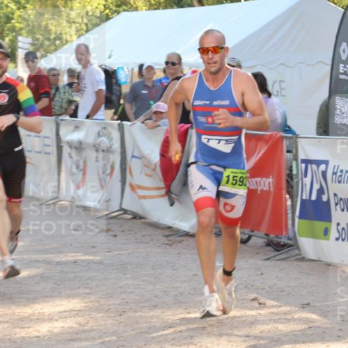 07.09.2025 - 19. Norderstedt Triathlon Luisa Fischer http://msf.ph/oto/8734196 07.09.2025 16:29:52 Ziel 496, 544, 1593 meine-sportfotos.de