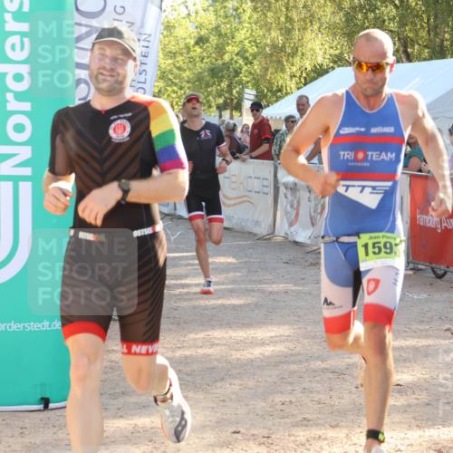 07.09.2025 - 19. Norderstedt Triathlon Luisa Fischer http://msf.ph/oto/8734209 07.09.2025 16:29:54 Ziel 496, 544, 1593 meine-sportfotos.de