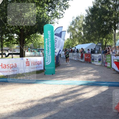 07.09.2025 - 19. Norderstedt Triathlon Luisa Fischer http://msf.ph/oto/8734216 07.09.2025 16:30:05 Ziel 1504 meine-sportfotos.de