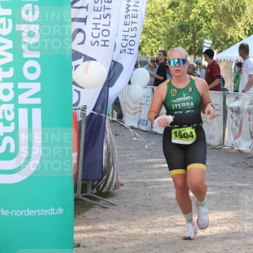 07.09.2025 - 19. Norderstedt Triathlon Luisa Fischer http://msf.ph/oto/8734223 07.09.2025 16:30:07 Ziel 1504 meine-sportfotos.de
