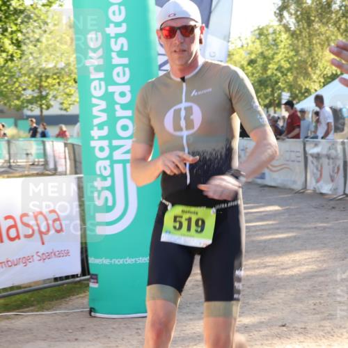07.09.2025 - 19. Norderstedt Triathlon Luisa Fischer http://msf.ph/oto/8734255 07.09.2025 16:30:14 Ziel 519, 552, 1504, 1510 meine-sportfotos.de