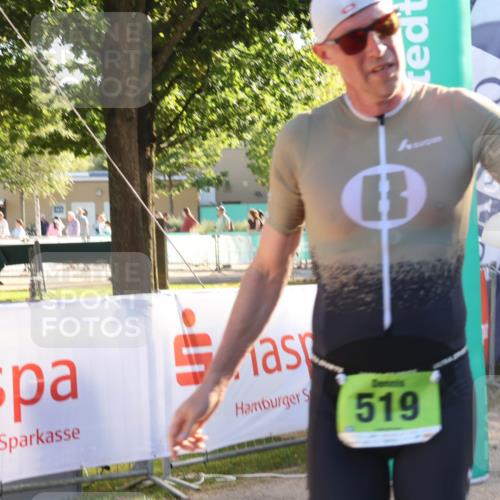 07.09.2025 - 19. Norderstedt Triathlon Luisa Fischer http://msf.ph/oto/8734257 07.09.2025 16:30:15 Ziel 519, 552, 1510 meine-sportfotos.de