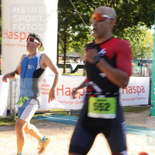 07.09.2025 - 19. Norderstedt Triathlon Luisa Fischer http://msf.ph/oto/8734290 07.09.2025 16:30:20 Ziel 519, 552, 1510 meine-sportfotos.de