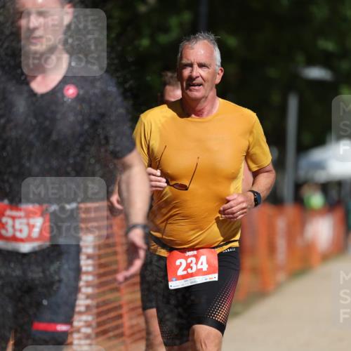 07.09.2025 - 19. Norderstedt Triathlon Michael Strokosch http://msf.ph/oto/8734362 07.09.2025 12:17:35 Laufen 234, 252, 303, 1357 meine-sportfotos.de