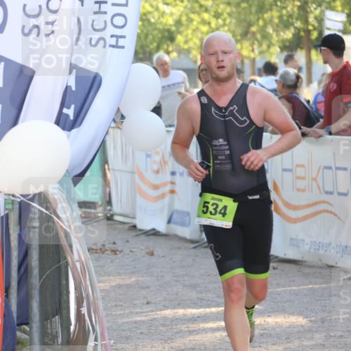 07.09.2025 - 19. Norderstedt Triathlon Luisa Fischer http://msf.ph/oto/8734364 07.09.2025 16:30:56 Ziel 534, 548 meine-sportfotos.de