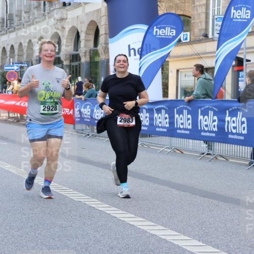 07.09.2025 - BARMER Alsterlauf Strokosch-Dieckow http://msf.ph/oto/8734365 07.09.2025 10:20:40 Ziel 2861, 2862, 3777, 4003, 4011, 4206, 4564, 4919, 5019, 5846, 5848, 8031 meine-sportfotos.de