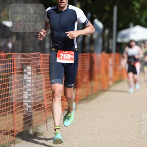 07.09.2025 - 19. Norderstedt Triathlon Michael Strokosch http://msf.ph/oto/8734390 07.09.2025 12:17:48 Laufen 768 meine-sportfotos.de