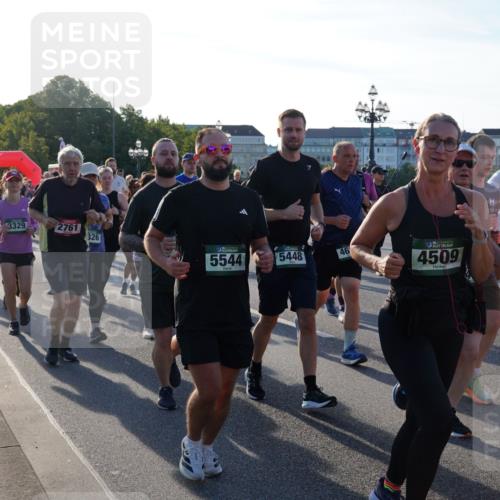 07.09.2025 - BARMER Alsterlauf Yannick Fuchs http://msf.ph/oto/8734402 07.09.2025 09:08:00 Laufen 5765, 3329, 2761, 326, 4210, 5544, 15448, 46, 4509, 4213 meine-sportfotos.de