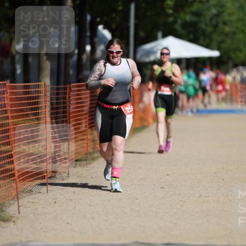 07.09.2025 - 19. Norderstedt Triathlon Michael Strokosch http://msf.ph/oto/8734405 07.09.2025 12:17:54 Laufen 259, 768, 784 meine-sportfotos.de