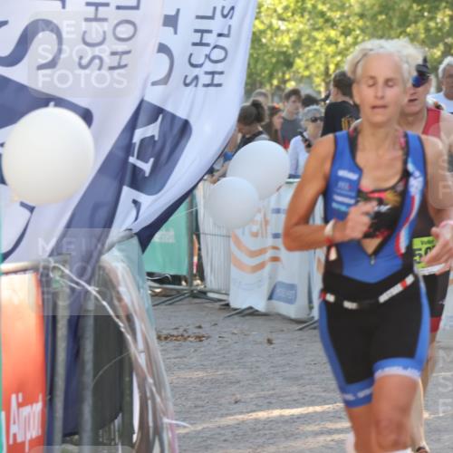 07.09.2025 - 19. Norderstedt Triathlon Luisa Fischer http://msf.ph/oto/8734426 07.09.2025 16:31:05 Ziel 477, 505, 534, 548, 1071, 1439, 1572 meine-sportfotos.de