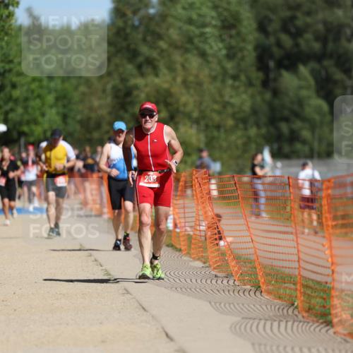 07.09.2025 - 19. Norderstedt Triathlon Michael Strokosch http://msf.ph/oto/8734504 07.09.2025 12:18:13 Laufen 203 meine-sportfotos.de