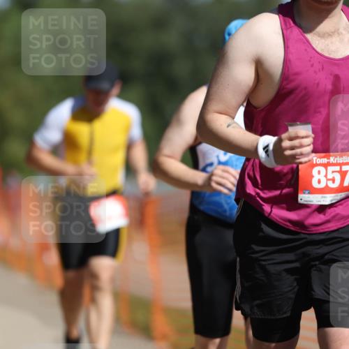 07.09.2025 - 19. Norderstedt Triathlon Michael Strokosch http://msf.ph/oto/8734532 07.09.2025 12:18:24 Laufen 237, 795, 857, 1300, 1313, 1371 meine-sportfotos.de