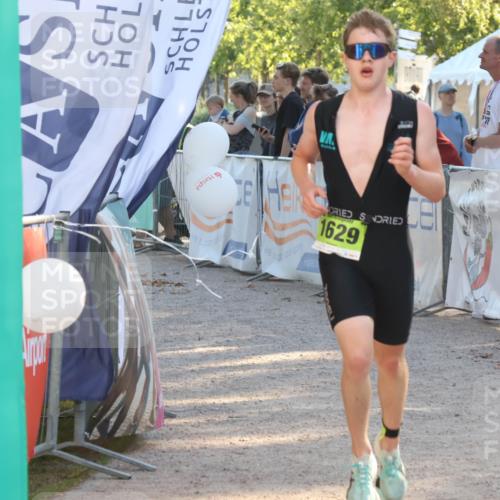07.09.2025 - 19. Norderstedt Triathlon Luisa Fischer http://msf.ph/oto/8734559 07.09.2025 16:32:14 Ziel 1629 meine-sportfotos.de