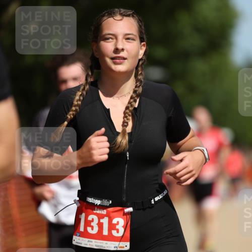 07.09.2025 - 19. Norderstedt Triathlon Michael Strokosch http://msf.ph/oto/8734585 07.09.2025 12:18:32 Laufen 237, 822, 1300, 1313, 1372 meine-sportfotos.de