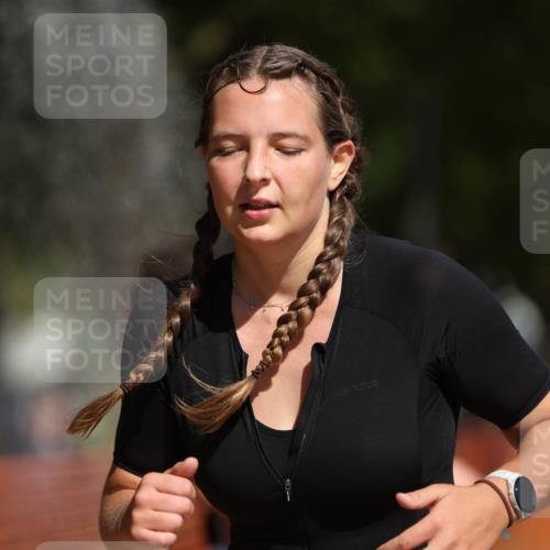 07.09.2025 - 19. Norderstedt Triathlon Michael Strokosch http://msf.ph/oto/8734592 07.09.2025 12:18:32 Laufen 237, 822, 1300, 1313, 1372 meine-sportfotos.de