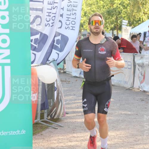 07.09.2025 - 19. Norderstedt Triathlon Luisa Fischer http://msf.ph/oto/8734606 07.09.2025 16:32:19 Ziel 493, 1629 meine-sportfotos.de
