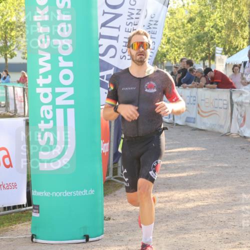 07.09.2025 - 19. Norderstedt Triathlon Luisa Fischer http://msf.ph/oto/8734611 07.09.2025 16:32:20 Ziel 493, 1629 meine-sportfotos.de