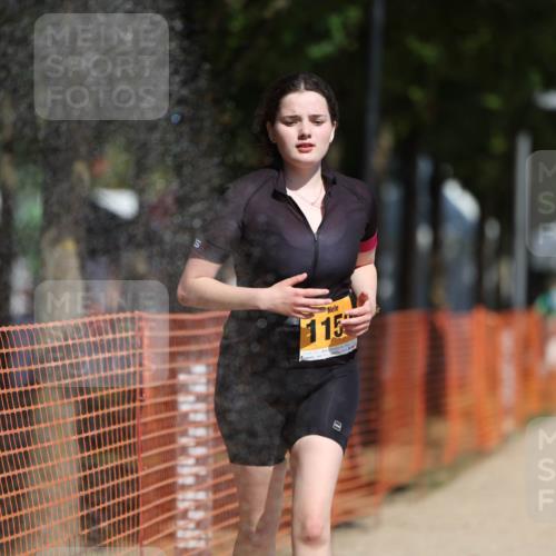 07.09.2025 - 19. Norderstedt Triathlon Michael Strokosch http://msf.ph/oto/8734622 07.09.2025 12:18:42 Laufen 803, 1159 meine-sportfotos.de