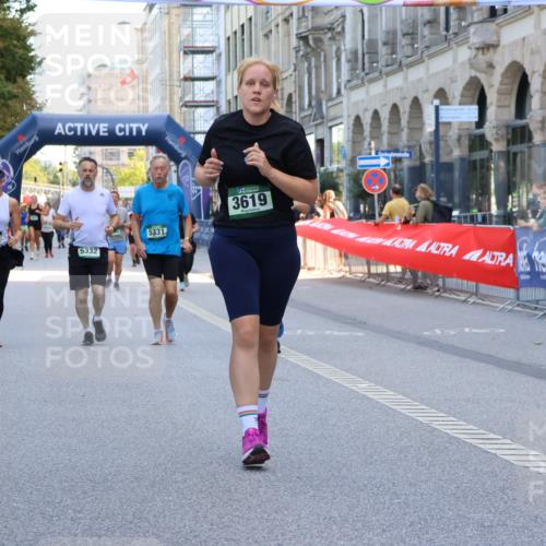 07.09.2025 - BARMER Alsterlauf Strokosch-Dieckow http://msf.ph/oto/8734650 07.09.2025 10:20:29 Ziel 2685, 2686, 2861, 2862, 2977, 3383, 3777, 4003, 4011, 4141, 4142, 4331, 4564, 4919, 4971 meine-sportfotos.de