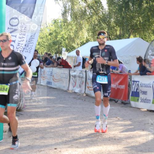 07.09.2025 - 19. Norderstedt Triathlon Luisa Fischer http://msf.ph/oto/8734666 07.09.2025 16:32:35 Ziel 490, 521, 1433, 1484 meine-sportfotos.de