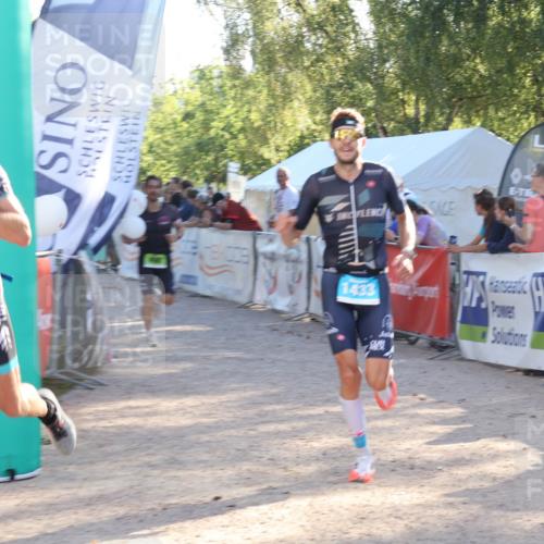 07.09.2025 - 19. Norderstedt Triathlon Luisa Fischer http://msf.ph/oto/8734670 07.09.2025 16:32:35 Ziel 490, 521, 1433, 1484 meine-sportfotos.de