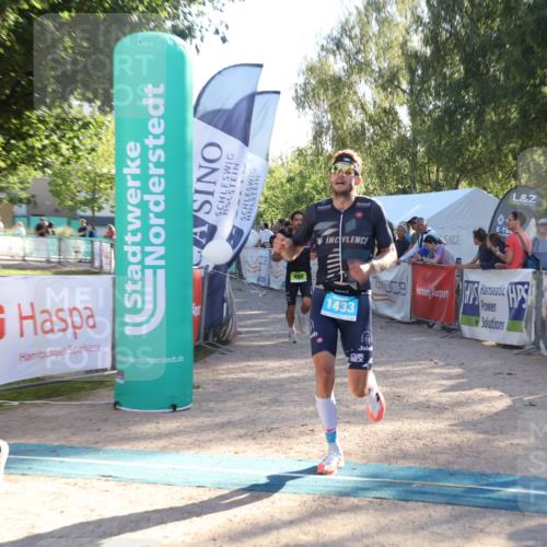 07.09.2025 - 19. Norderstedt Triathlon Luisa Fischer http://msf.ph/oto/8734677 07.09.2025 16:32:36 Ziel 490, 521, 1433, 1484 meine-sportfotos.de