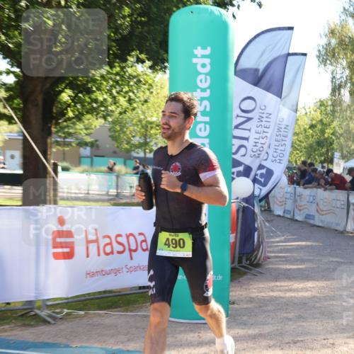 07.09.2025 - 19. Norderstedt Triathlon Luisa Fischer http://msf.ph/oto/8734702 07.09.2025 16:32:39 Ziel 490, 521, 1433, 1484 meine-sportfotos.de
