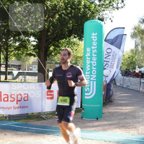 07.09.2025 - 19. Norderstedt Triathlon Luisa Fischer http://msf.ph/oto/8734705 07.09.2025 16:32:39 Ziel 490, 521, 1433, 1484 meine-sportfotos.de