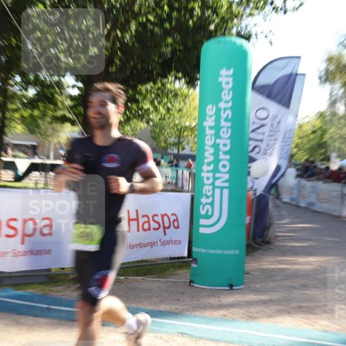 07.09.2025 - 19. Norderstedt Triathlon Luisa Fischer http://msf.ph/oto/8734710 07.09.2025 16:32:39 Ziel 490, 521, 1433, 1484 meine-sportfotos.de