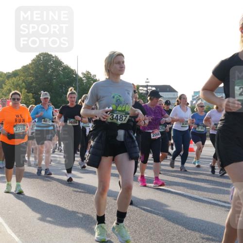 07.09.2025 - BARMER Alsterlauf Yannick Fuchs http://msf.ph/oto/8734711 07.09.2025 09:08:14 Laufen 4966, 432, 4813, 3686, 3053, 4878, 2738, 2804, 3487, 2066, 8300, 3185, 20, 2736, 40, 354 meine-sportfotos.de
