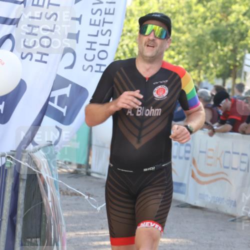 07.09.2025 - 19. Norderstedt Triathlon Luisa Fischer http://msf.ph/oto/8734737 07.09.2025 16:32:52 Ziel 491, 547 meine-sportfotos.de