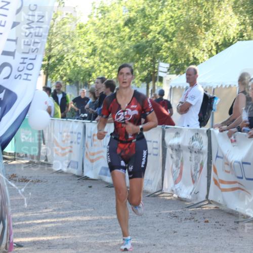 07.09.2025 - 19. Norderstedt Triathlon Luisa Fischer http://msf.ph/oto/8734764 07.09.2025 16:33:17 Ziel 438, 543 meine-sportfotos.de