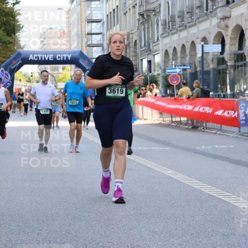 07.09.2025 - BARMER Alsterlauf Strokosch-Dieckow http://msf.ph/oto/8734776 07.09.2025 10:20:28 Ziel 2685, 2686, 2861, 2862, 2977, 3383, 3777, 4003, 4011, 4141, 4142, 4331, 4919, 4971 meine-sportfotos.de