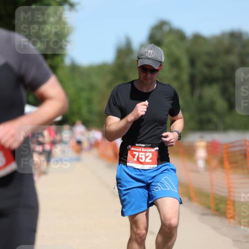07.09.2025 - 19. Norderstedt Triathlon Michael Strokosch http://msf.ph/oto/8734828 07.09.2025 13:00:36 Laufen 295, 728, 752, 1382 meine-sportfotos.de