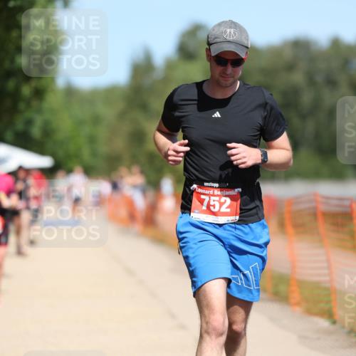 07.09.2025 - 19. Norderstedt Triathlon Michael Strokosch http://msf.ph/oto/8734831 07.09.2025 13:00:36 Laufen 295, 728, 752, 1382 meine-sportfotos.de