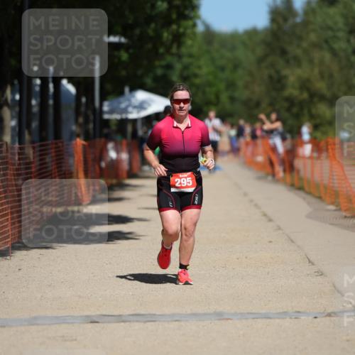 07.09.2025 - 19. Norderstedt Triathlon Michael Strokosch http://msf.ph/oto/8734853 07.09.2025 13:00:38 Laufen 295, 728, 735, 752, 1382 meine-sportfotos.de