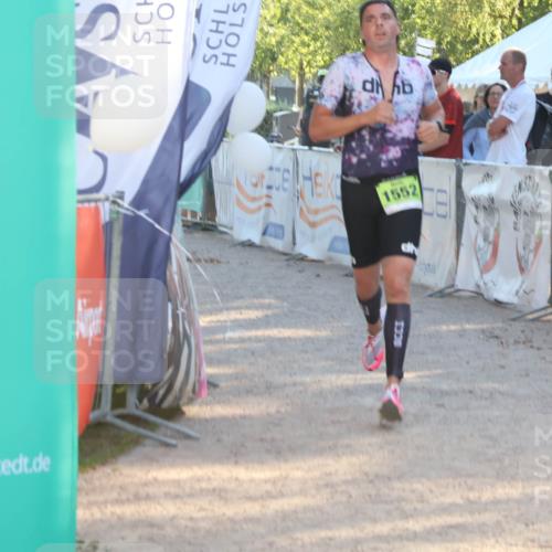 07.09.2025 - 19. Norderstedt Triathlon Luisa Fischer http://msf.ph/oto/8734917 07.09.2025 16:34:26 Ziel 1552 meine-sportfotos.de