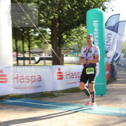 07.09.2025 - 19. Norderstedt Triathlon Luisa Fischer http://msf.ph/oto/8734941 07.09.2025 16:34:29 Ziel 1552 meine-sportfotos.de