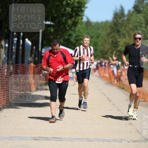 07.09.2025 - 19. Norderstedt Triathlon Michael Strokosch http://msf.ph/oto/8734950 07.09.2025 13:00:48 Laufen 188, 727, 735, 1311, 1328 meine-sportfotos.de