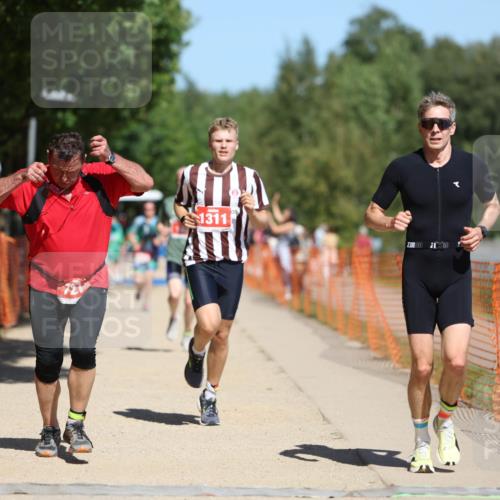 07.09.2025 - 19. Norderstedt Triathlon Michael Strokosch http://msf.ph/oto/8734961 07.09.2025 13:00:49 Laufen 188, 727, 735, 1311, 1328 meine-sportfotos.de