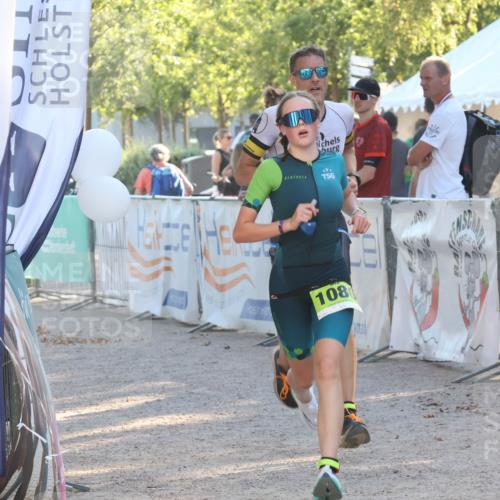 07.09.2025 - 19. Norderstedt Triathlon Luisa Fischer http://msf.ph/oto/8734977 07.09.2025 16:34:41 Ziel 1080, 1587, 1590 meine-sportfotos.de