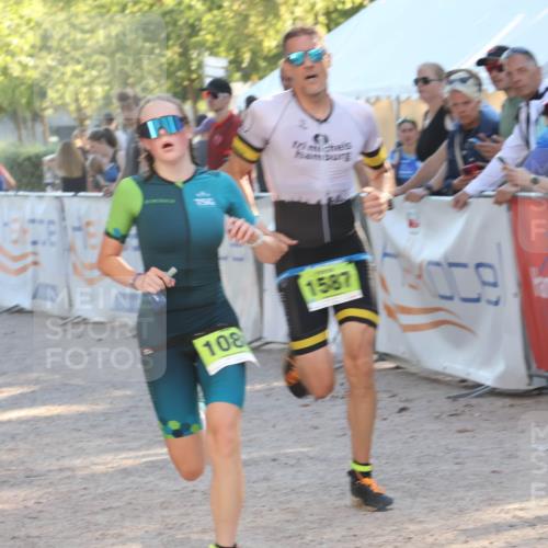 07.09.2025 - 19. Norderstedt Triathlon Luisa Fischer http://msf.ph/oto/8734985 07.09.2025 16:34:42 Ziel 1080, 1587, 1590 meine-sportfotos.de