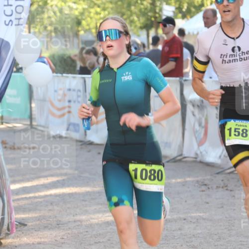 07.09.2025 - 19. Norderstedt Triathlon Luisa Fischer http://msf.ph/oto/8734988 07.09.2025 16:34:42 Ziel 1080, 1587, 1590 meine-sportfotos.de