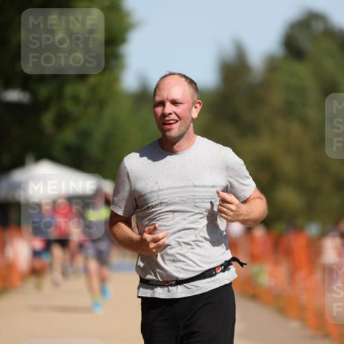 07.09.2025 - 19. Norderstedt Triathlon Michael Strokosch http://msf.ph/oto/8735000 07.09.2025 12:19:39 Laufen 773, 801 meine-sportfotos.de