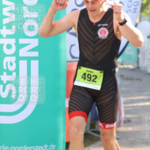 07.09.2025 - 19. Norderstedt Triathlon Luisa Fischer http://msf.ph/oto/8735025 07.09.2025 16:35:11 Ziel 492 meine-sportfotos.de